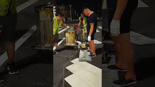 Road hot melt marking process Good tools and machinery make work easy [upl. by Thisbee458]