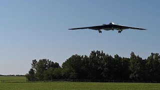 Spektakuler Flyover Wings Over Whiteman [upl. by Nanerb]