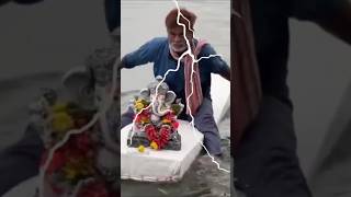 Please गणपति बप्पा की मूर्ति को ऐसे मत तोड़ो😭trending viralvideo ganesh visarjan facts youtube [upl. by Lindblad]