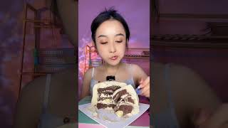 Raw coconut latte cupcakes🍰 cake eating asmr [upl. by Lattie]