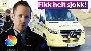 Motorsyklist blir påkjørt av bil som fikk han i blindsonen  Politiet Tango 38  discovery Norge [upl. by Pagas]