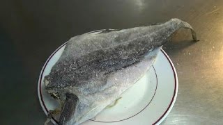 Comment dessaler le poisson salémorue pour les nulshow to desalt salted fish [upl. by Nner119]