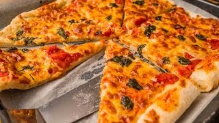 Házi margherita pizza recept [upl. by Namolos]