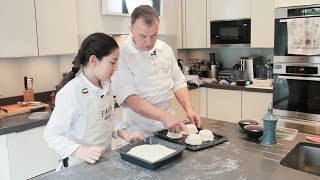 MAELLE AND RICHARD MAKE FOCACCIA AND MINI BREAD ‘BOWLS’ FOR INDIVIDUAL SALADS [upl. by Nhguavaj]