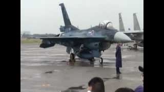 Ｆ１５戦闘機 ありえない角度で離陸 KOMATSU Airbase Airshow [upl. by Thompson]