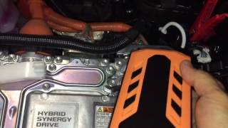 Toyota sienta hybrid nhp 170 how to jump start by small rescue battery [upl. by Nyrem269]