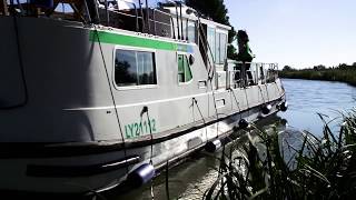 Lancaster canal boat hireDuck Island Boat Companys Glissando [upl. by Jacquelin144]