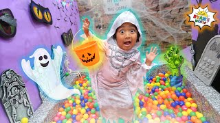 Ryans Halloween Trick or Treat in the Haunted House Box Fort [upl. by Legna]