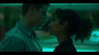 Elite 2  Nadia and Guzman kiss into the pool English Subtitles [upl. by Haymes550]