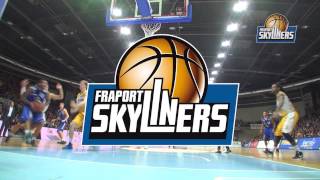 FRAPORT SKYLINERS  Quantez Robertson akrobatisch beim Basketball Auswärtsspiel in Oldenburg [upl. by Survance]