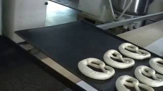 ERKA Wickelmaschine Brezel Langroller Testlauf [upl. by Olemrac]