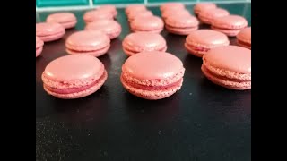 MACARONS à la framboise meringue française [upl. by Naffets]