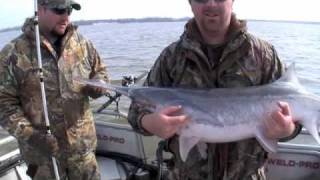 Spoonbill Snagging Action BIG PADDLEFISH PULLING HARD [upl. by Badger]