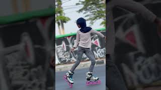 Freya pakai cermin mata 😎🤭 freya inlineskating inline inlineskate inlinefreestyle [upl. by Katrinka]