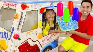 Wendy ICE CREAM and POPSICLES Truck  Camión de Helados  Kids Pretend Play Selling Ice Cream [upl. by Enobe]