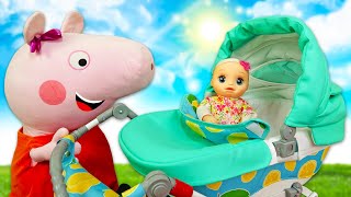 Spielspaß mit Baby Alive Wir bereiten uns auf den Spaziergang vor Puppen Mama mit Peppa Wutz [upl. by Gottfried576]