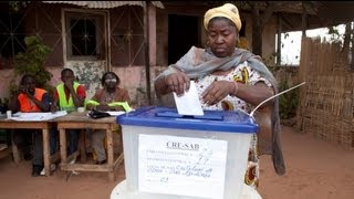 La GuinéeBissau vote pour un nouveau président [upl. by Gniliem]