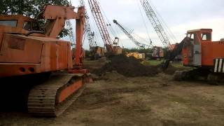 Priestman Mustang fitted with a Cross Ram Grab [upl. by Ahsasal]