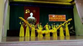 Múa Người thầy năm xưa  Giải nhất thi văn nghệ chào mừng 2011 9A THCS Ninh Sở [upl. by Hameerak155]