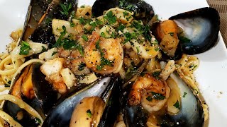 🇮🇹Linguine Ai Frutti di Mare  SEAFOOD PASTA  Real Deal Italian🇮🇹  Easy AUTHENTIC amp TRADITIONAL [upl. by Thorpe]