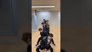 My head would go around the world after doing this 😭✋ straykids djstarlightdixie [upl. by Terrijo362]