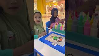 AFRIN DAN HAFIZAH BELAJAR MEWARNAI RUBBER ART DI ONI OLA  ANAK BERSENANGSENANG MEWARNAI shorts [upl. by Adnerb]