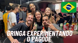 PAGODE en vivo en BRASIL 🇧🇷 Experimentando o pagode num Bar em Belo Horizonte [upl. by Delilah]