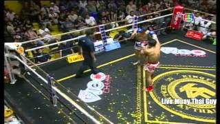 Saenchai PKSaenchaimuaythaigym vs NongO Kaiyanghadaogym 28th February 2014 [upl. by Adlin]