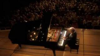 BARENBOIM BEETHOVENS SONATA Nº 10 G major Op 14 Nº2 3mvt [upl. by Soisanahta]