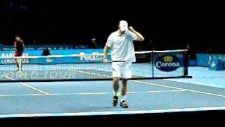 ロディック アップ（サービス）  ATP World Tour Finals 2010 [upl. by Leizar142]