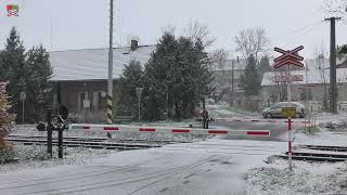 Železniční přejezd Doudleby nad Orlicí 1 P4037  25112023  Czech railroad crossing [upl. by Coats]