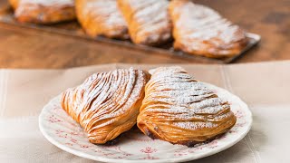 SFOGLIATELLE RICCE  Ricetta perfetta croccanti fuori e morbide dentro [upl. by Modie]