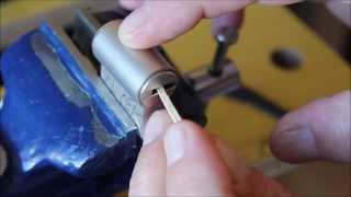 Crochetage lockpicking cylindre Thirard FEDERAL de Zayek [upl. by Knowles780]