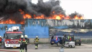 GPTV Grote brand verwoest Harlinger Spekjesfabriek [upl. by Albemarle]