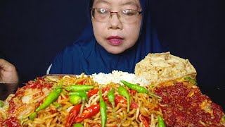 MIE GORENG RENDANG PEDAS PEYEK UDANG REBON DADAR TELOR MERCON KIMCHI CABE RAWIT IJO [upl. by Anire]