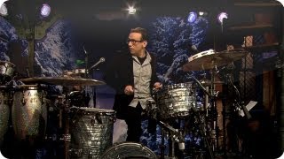 Fred ArmisenQuestlove Drumoff Late Night with Jimmy Fallon [upl. by Ysor]