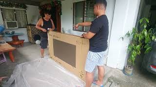 unboxing 65 inches tv [upl. by Lalad]