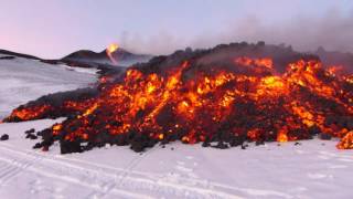 Vulcano Etna eruzione 28 febbraio 2017 Il fronte lavico [upl. by Robyn288]