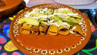 Ricas Flautas Ahogadas en Salsa Roja [upl. by Nellad]