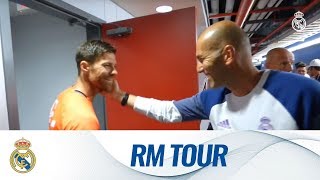 😃✨ Xabi Alonso came to say hello during our final session of our Tour [upl. by Montanez]