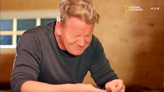 Se Gordon Ramsay teste rakfisk på Røros [upl. by Yknarf427]