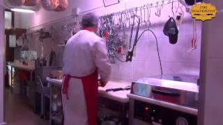 Come si prepara la bresaola artigianale da Guiotto [upl. by Arakihc]