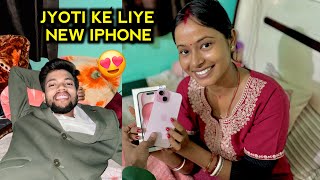 Jyoti Ko Diya New IPhone Gift 😍😍 [upl. by Ruelu]