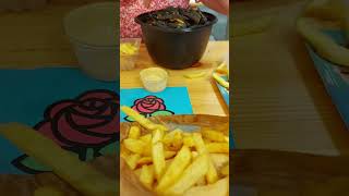 RECETTE Et si on cuisinait nos moules de Braderie en préparant une mouclade [upl. by Sukin]