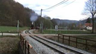 Dampfzug der HSB überquert einen unbeschrankten Bahnübergang kurz hinter dem Bahnhof Wernigerode Hasserode [upl. by Moncear134]