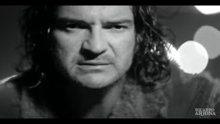 Ricardo Arjona  Mojado feat Intocable Video Oficial [upl. by Wharton]