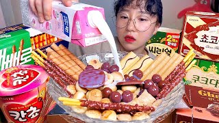 오랜만에 과자탕🍪🥛 과자우유탕 초코과자 디저트 먹방 Dessert Mukbang [upl. by Nothsa]