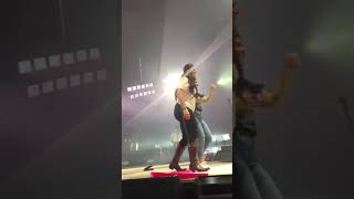 Keith Urban and fan singing live at the Calgary Saddledome grafittiU tour Sept 23rd 2018 [upl. by Ennayllek]