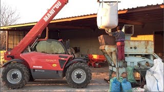 Cleaning of Chickpeas for seed  PETKUS K531 GIGANT [upl. by Elvera]