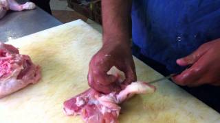 כיצד לפרק כרעי עוף לפרגיות  How to debone chicken thigh [upl. by Butler]